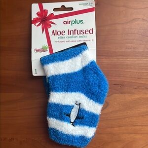 🐧 Blue and White Penguin Aloe Infused Socks